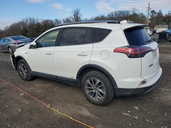 JTMRJREV4JD259081 2018 TOYOTA RAV 4 - Image 2