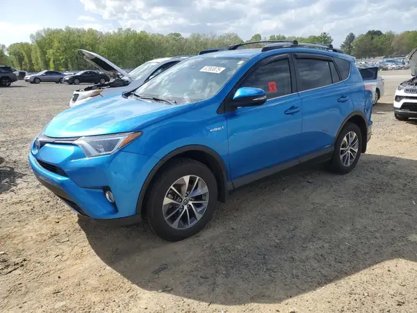 JTMRJREV5HD077559 2017 TOYOTA RAV 4 - Image 1