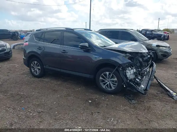 JTMRJREV5HD095527 2017 TOYOTA RAV 4 - Image 1