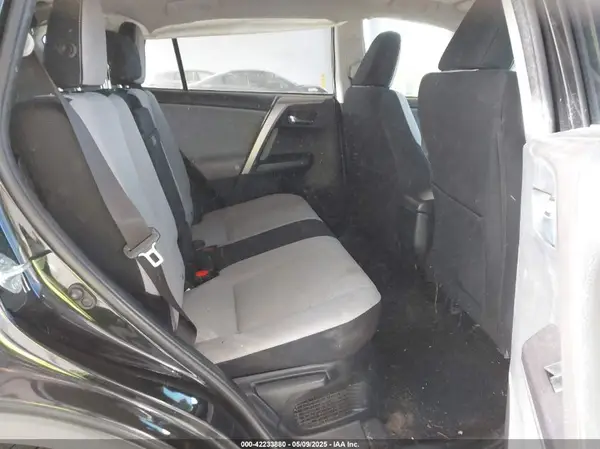 JTMRJREV5HD113699 2017 TOYOTA RAV 4 - Image 8