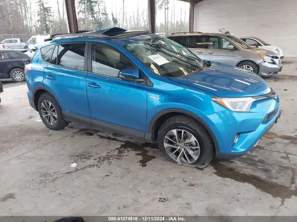 JTMRJREV5HD139879 2017 TOYOTA RAV 4 - Image 1