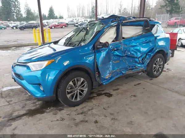 JTMRJREV5HD139879 2017 TOYOTA RAV 4 - Image 2
