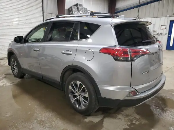 JTMRJREV5HD147111 2017 TOYOTA RAV 4 - Image 2