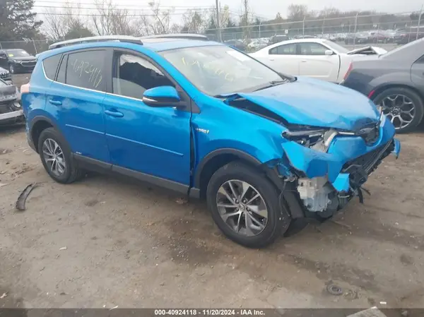 JTMRJREV5HD148257 2017 TOYOTA RAV 4 - Image 1