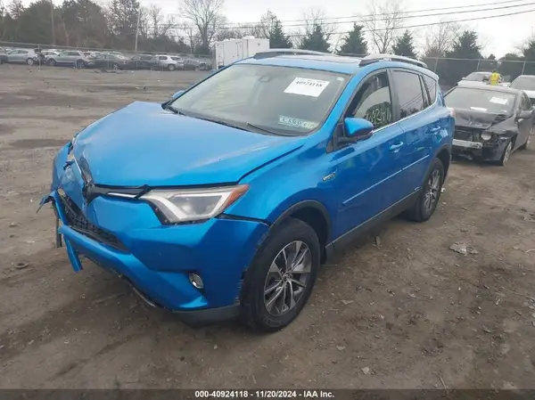 JTMRJREV5HD148257 2017 TOYOTA RAV 4 - Image 2