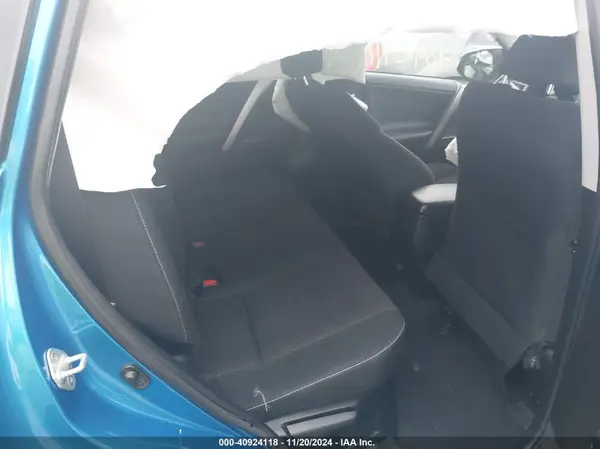 JTMRJREV5HD148257 2017 TOYOTA RAV 4 - Image 8