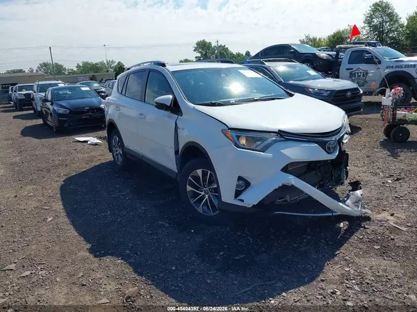 JTMRJREV5HD152826 2017 TOYOTA RAV 4 - Image 1