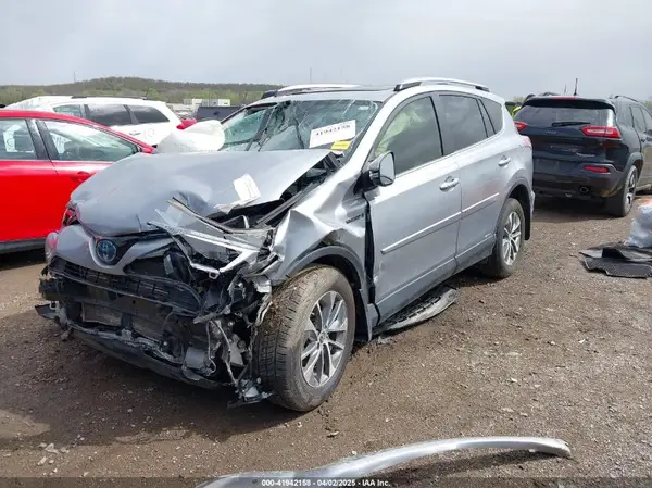 JTMRJREV5JD162293 2018 TOYOTA RAV 4 - Image 2