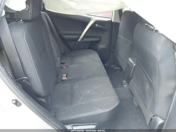 JTMRJREV5JD162293 2018 TOYOTA RAV 4 - Image 8