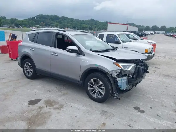 JTMRJREV5JD177036 2018 TOYOTA RAV 4 - Image 1
