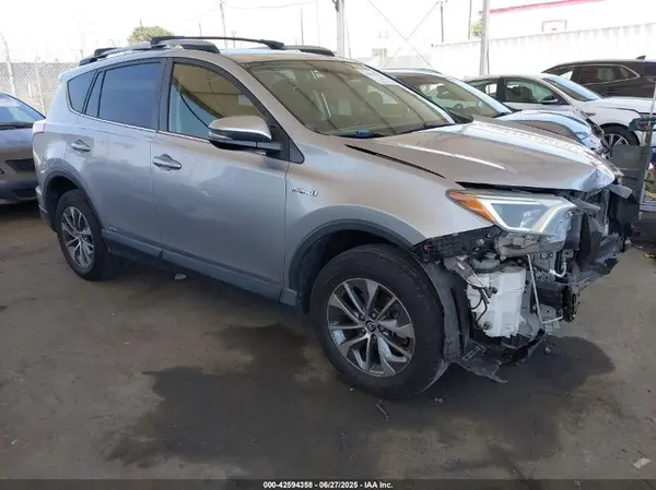 JTMRJREV5JD249210 2018 TOYOTA RAV 4 - Image 1