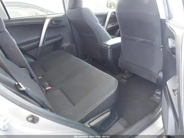 JTMRJREV5JD249210 2018 TOYOTA RAV 4 - Image 8