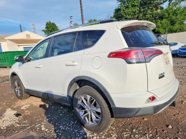 2018 TOYOTA RAV 4 COPART lot 65920656 auction photo 2