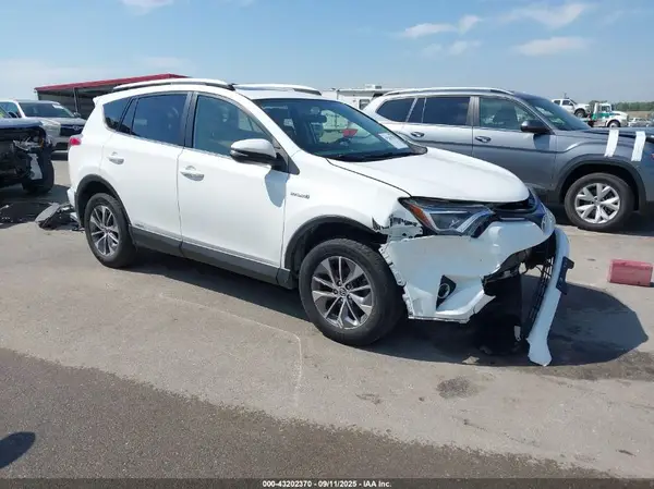 JTMRJREV6GD037487 2016 TOYOTA RAV 4 - Image 1