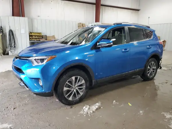 JTMRJREV6HD063282 2017 TOYOTA RAV 4 - Image 1