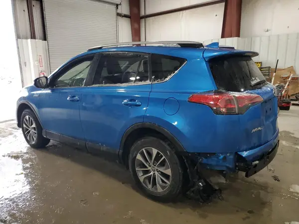 JTMRJREV6HD063282 2017 TOYOTA RAV 4 - Image 2