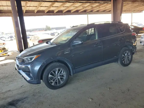 JTMRJREV6HD077425 2017 TOYOTA RAV 4 - Image 1