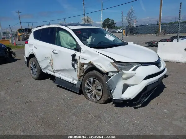 JTMRJREV6HD090837 2017 TOYOTA RAV 4 - Image 1