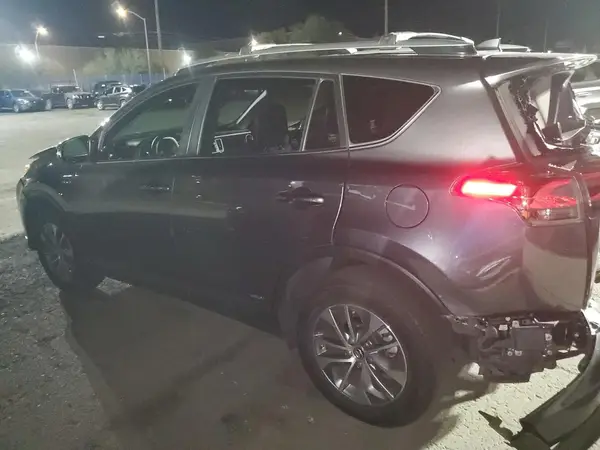 JTMRJREV6HD108804 2017 TOYOTA RAV 4 - Image 2