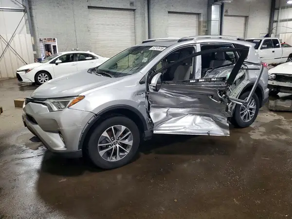JTMRJREV6HD112528 2017 TOYOTA RAV 4 - Image 1