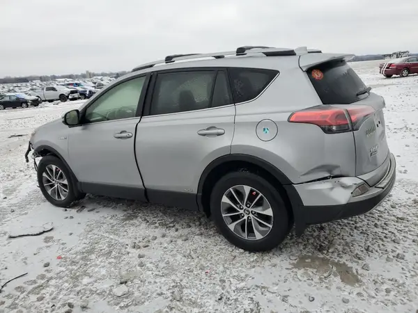 JTMRJREV6HD113663 2017 TOYOTA RAV 4 - Image 2