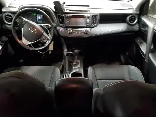 JTMRJREV6HD143715 2017 TOYOTA RAV 4 - Image 8
