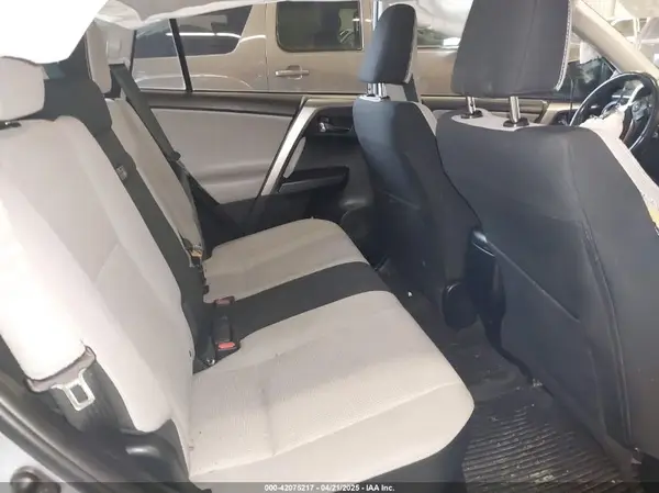 JTMRJREV6HD146047 2017 TOYOTA RAV 4 - Image 8