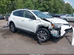 JTMRJREV6HD148252 2017 TOYOTA RAV 4