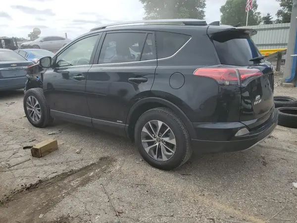 JTMRJREV6JD157913 2018 TOYOTA RAV 4 - Image 2