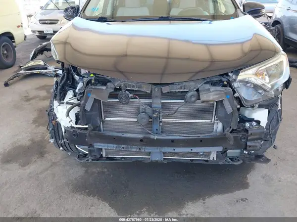 2018 TOYOTA RAV 4 auction photo 6