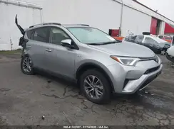 JTMRJREV6JD180561 2018 TOYOTA RAV 4