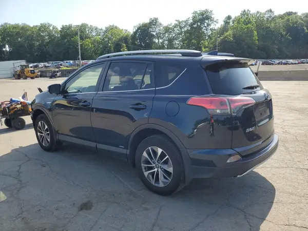 JTMRJREV6JD182147 2018 TOYOTA RAV 4 - Image 2