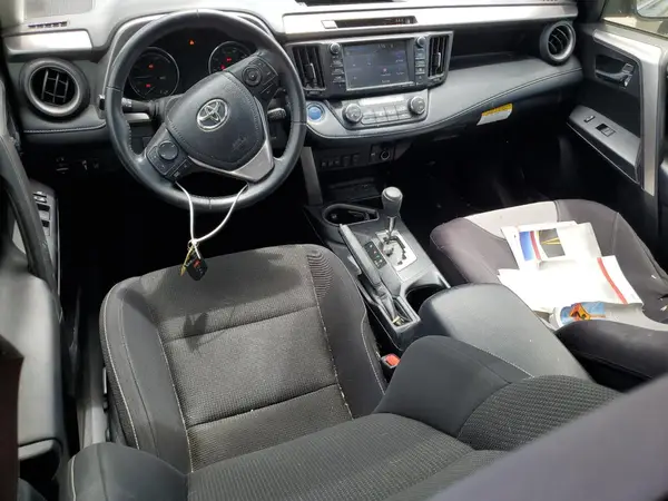 JTMRJREV6JD188725 2018 TOYOTA RAV 4 - Image 8