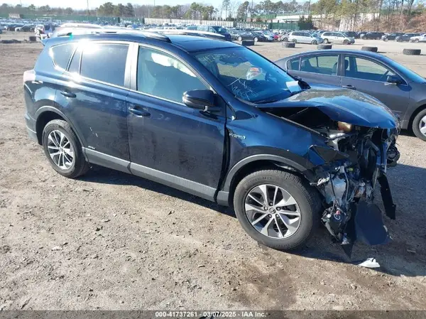 JTMRJREV6JD205619 2018 TOYOTA RAV 4 - Image 1