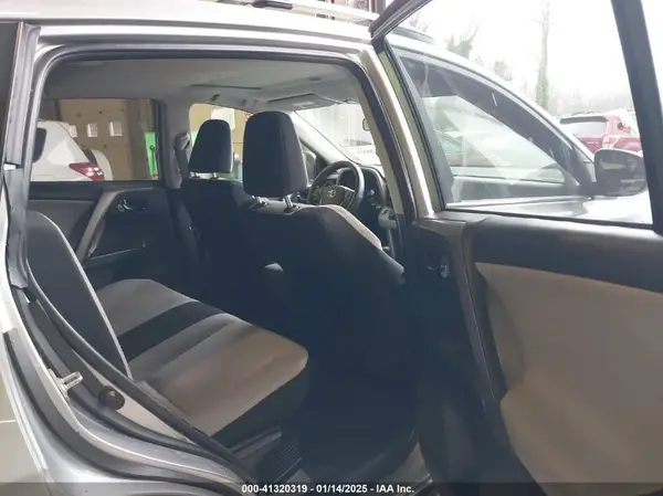 JTMRJREV6JD223540 2018 TOYOTA RAV 4 - Image 8