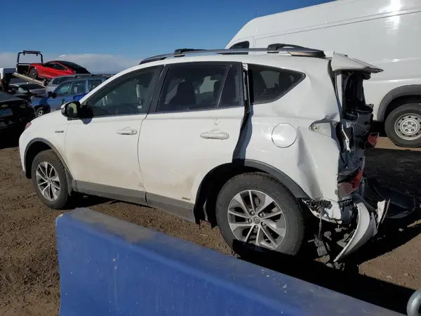 JTMRJREV6JD236336 2018 TOYOTA RAV 4 - Image 2