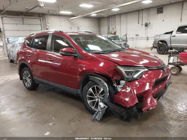 JTMRJREV6JD239284 2018 TOYOTA RAV 4 - Image 1