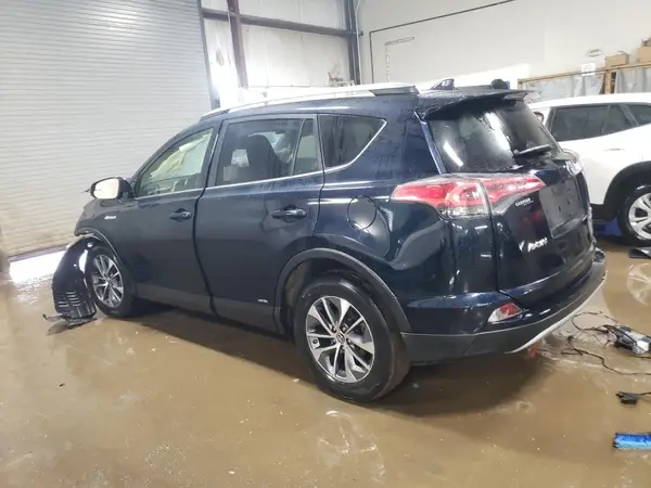 JTMRJREV7HD065204 2017 TOYOTA RAV 4 - Image 2