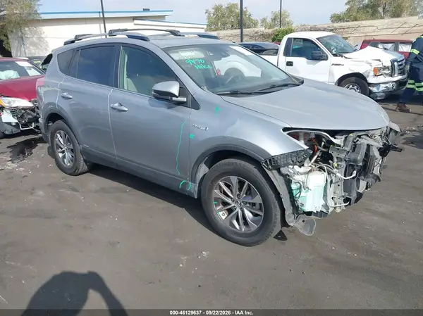 JTMRJREV7HD078633 2017 TOYOTA RAV 4 - Image 1