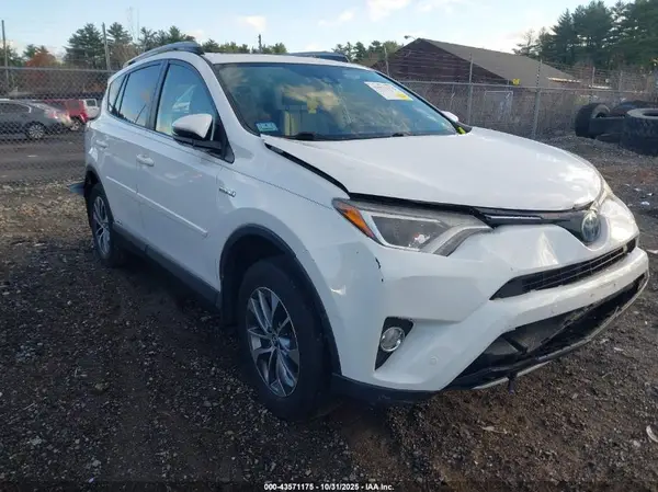 JTMRJREV7HD112098 2017 TOYOTA RAV 4 - Image 1