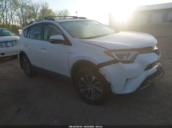 JTMRJREV7HD115907 2017 TOYOTA RAV 4 - Image 1
