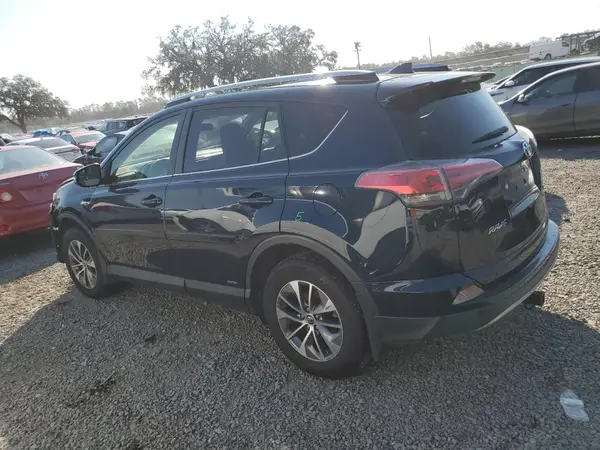 JTMRJREV7HD119147 2017 TOYOTA RAV 4 - Image 2