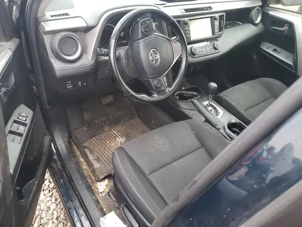 JTMRJREV7HD125451 2017 TOYOTA RAV 4 - Image 8