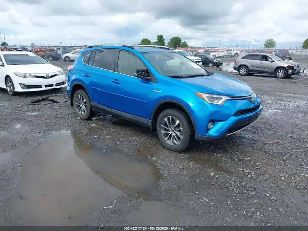 JTMRJREV7HD139401 2017 TOYOTA RAV 4 - Image 1