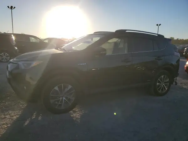 JTMRJREV8HD069939 2017 TOYOTA RAV 4 - Image 1