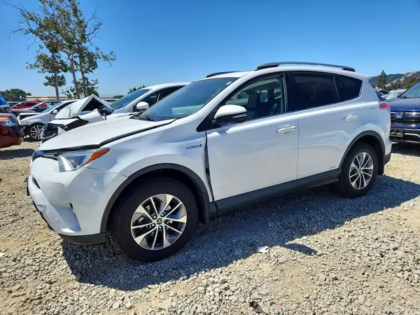 JTMRJREV8HD071903 2017 TOYOTA RAV 4 - Image 1
