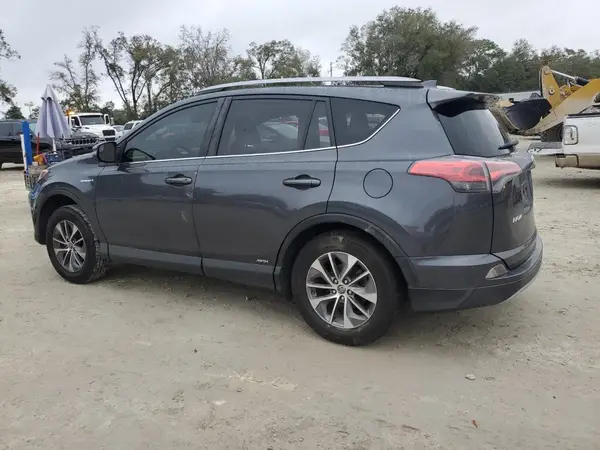 JTMRJREV8HD076213 2017 TOYOTA RAV 4 - Image 2
