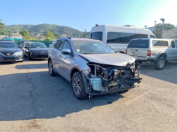 JTMRJREV8HD076888 2017 TOYOTA RAV 4 - Image 1