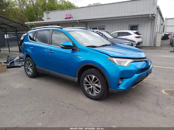 JTMRJREV8HD088412 2017 TOYOTA RAV 4 - Image 1