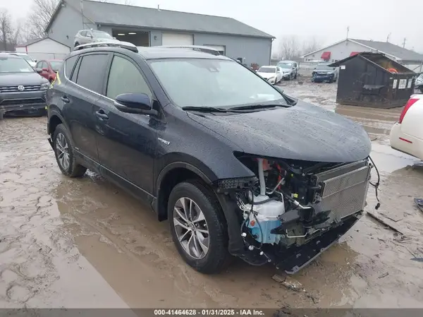 JTMRJREV8HD116614 2017 TOYOTA RAV 4 - Image 1